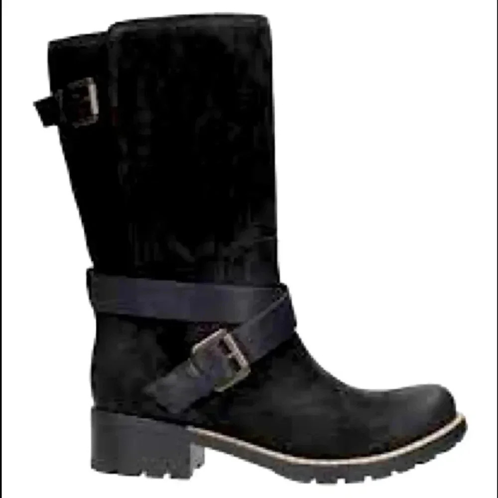NWT Clarks Suede Lallana Beat Black Boots
